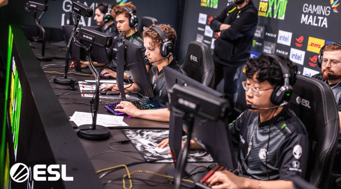 Liquid se impone a Monte para asegurarse un puesto en la final del cuadro superior
