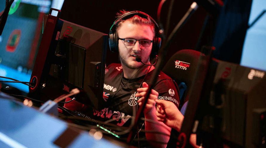 FORZE gik hver til sit med smooya efter hans Twitter-opslag, hvor han udtrykte støtte til Ukraine med sætningen “Glory to Ukraine”