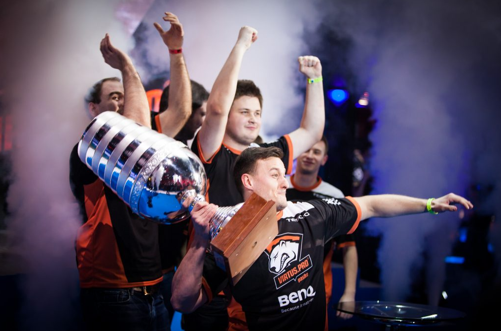 Snax as G2 captain