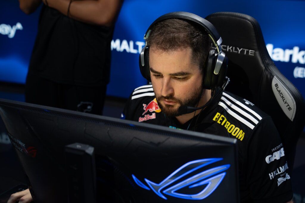 FURIA player competing at a Counter-Strike event