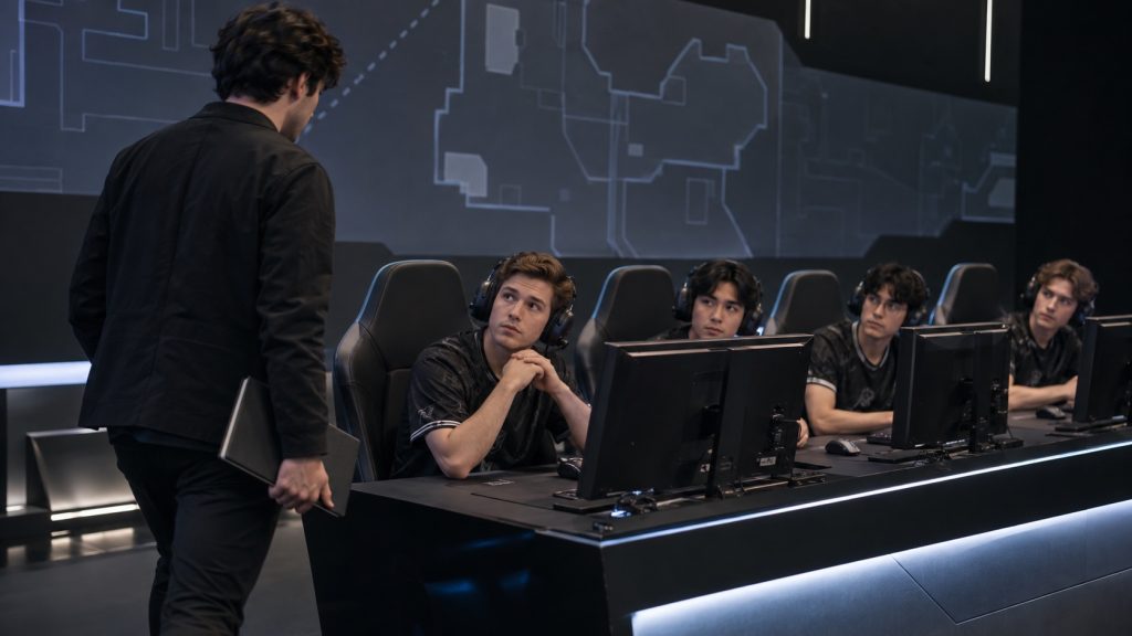 An analyst leaves a tactical desk and takes the fifth player station