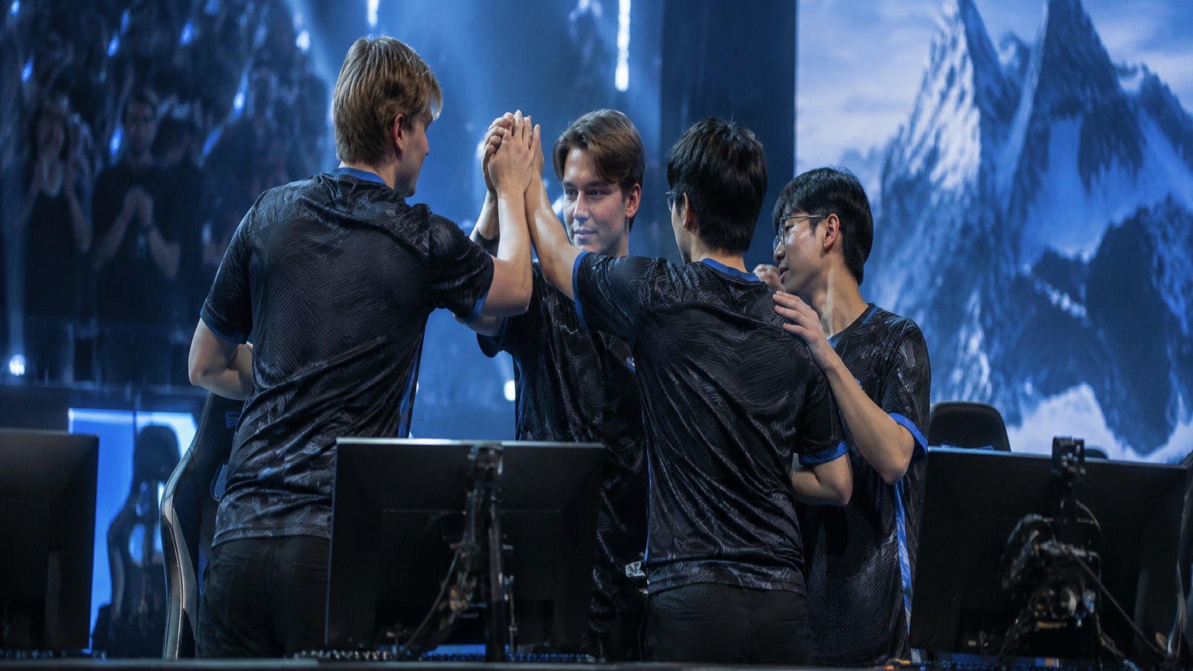 NAVI open EPL Season 24 with decisive 2-0 victory over G2